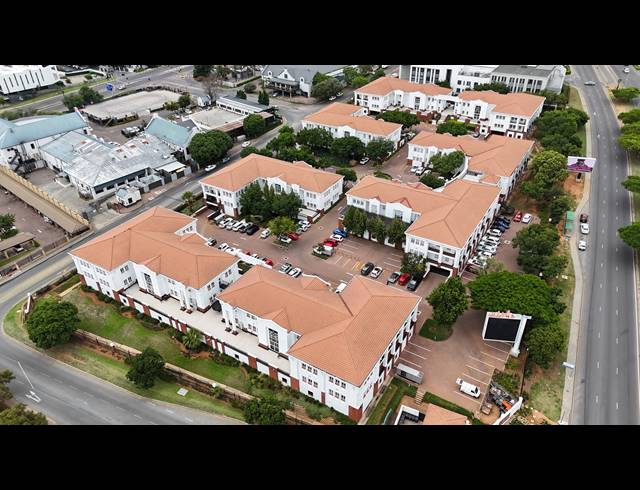 9,626M² OFFICE FOR SALE IN BRYANSTON